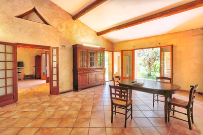 French property for sale in Rustrel, Vaucluse - €445,000 - photo 4