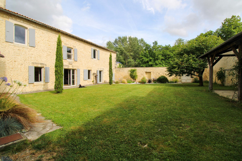 French property for sale in Saint-Jean-d'Angély, Charente-Maritime - €699,000 - photo 7
