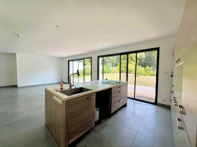 French property for sale in Arces, Charente-Maritime - €272,850 - photo 4