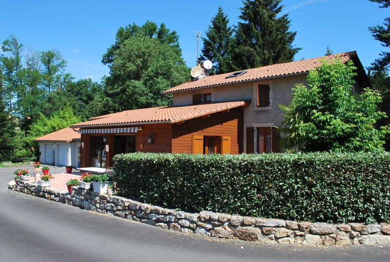 French property for sale in Peyrat-de-Bellac, Haute-Vienne - &#8364;413,400 - photo 2
