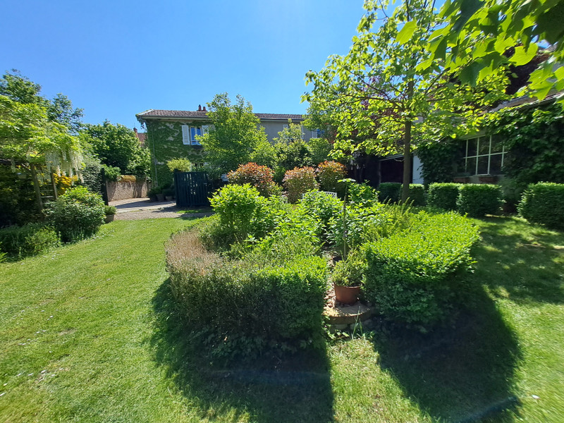 French property for sale in Semur-en-Brionnais, Saône-et-Loire - €399,000 - photo 1
