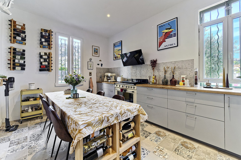 French property for sale in Nice, Alpes-Maritimes - €1,495,000 - photo 2