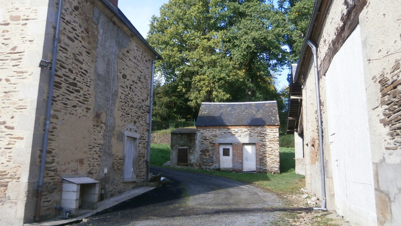 French property for sale in Genouillac, Creuse - €267,500 - photo 3