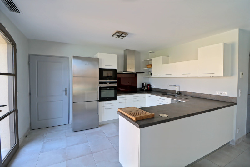 French property for sale in Uzès, Gard - €995,000 - photo 1