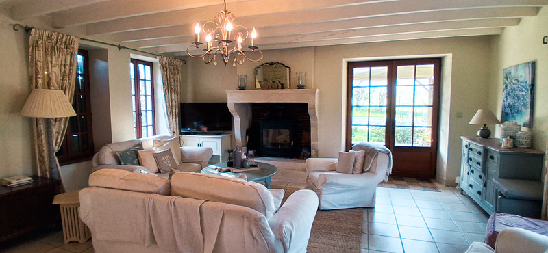 French property for sale in Bazoges-en-Pareds, Vendée - €375,000 - photo 3