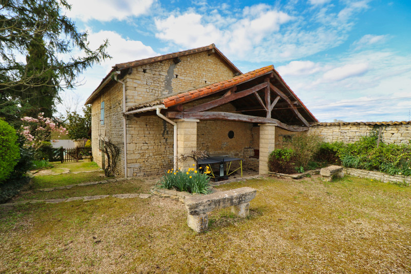 French property for sale in La Mothe-Saint-Héray, Deux-Sèvres - €249,500 - photo 8