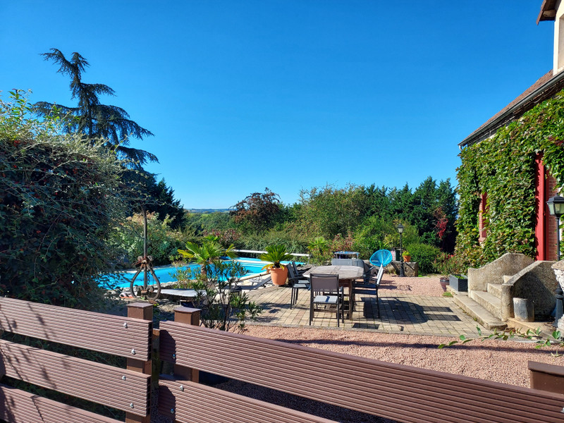 Maison à vendre à Échassières, Allier - 349.800 € - photo 1