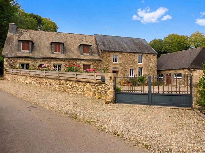French property for sale in Allineuc, Côtes-d'Armor - €199,000 - photo 2