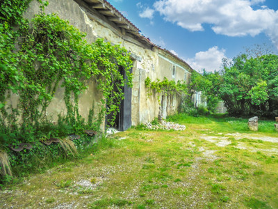 Maison à vendre à Aubeterre-sur-Dronne, Charente, Poitou-Charentes, avec Leggett Immobilier