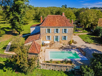 Maison à vendre à Nanthiat, Dordogne - 899.000 € - photo 1
