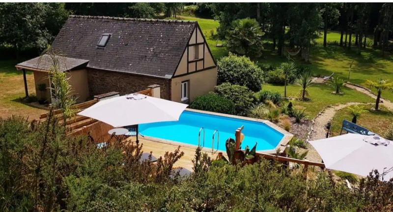 French property for sale in Guégon, Morbihan - €325,000 - photo 2