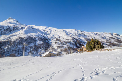 Ski property for sale in Les Menuires - €3,100,000 - photo 5