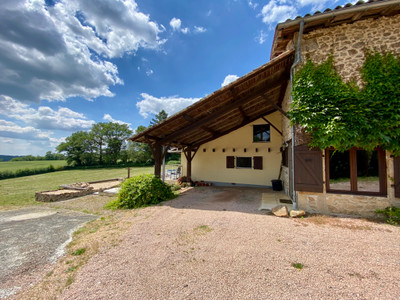 Maison à vendre à Les Salles-Lavauguyon, Haute-Vienne, Limousin, avec Leggett Immobilier