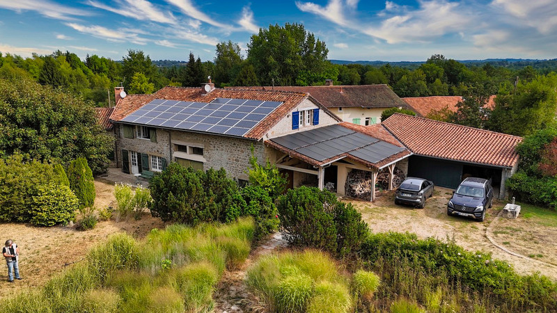 French property for sale in Nontron, Dordogne - €479,000 - photo 0