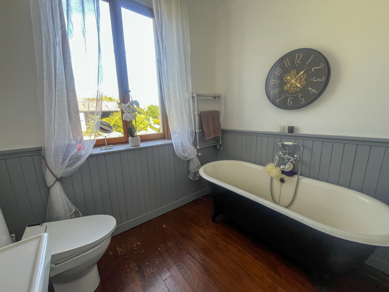 French property for sale in Villefagnan, Charente - €275,000 - photo 6