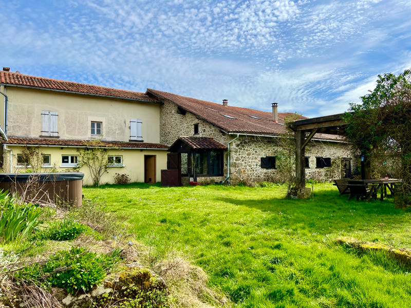 French property for sale in Maisonnais-sur-Tardoire, Haute-Vienne - €372,340 - photo 2