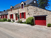Maison à vendre à Le Saint, Morbihan - 371 000 € - photo 1