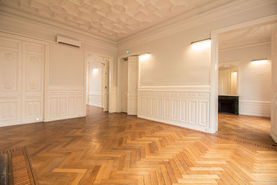 Private Mansion of 530 m²  EXCLUSIVELY located  in the centre of Angoulême
