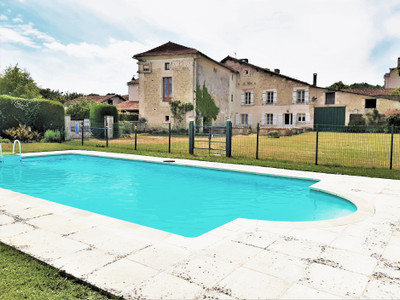 Maison à vendre à Cherval, Dordogne, Aquitaine, avec Leggett Immobilier