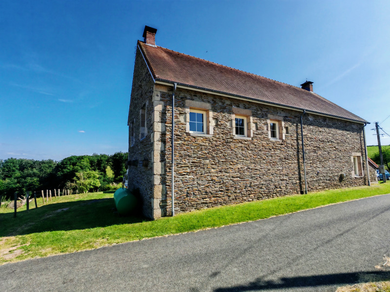 French property for sale in Lalizolle, Allier - €299,000 - photo 9