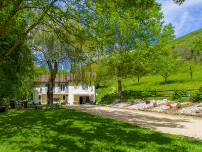 Maison à vendre à Omblèze, Drôme, Rhône-Alpes, avec Leggett Immobilier