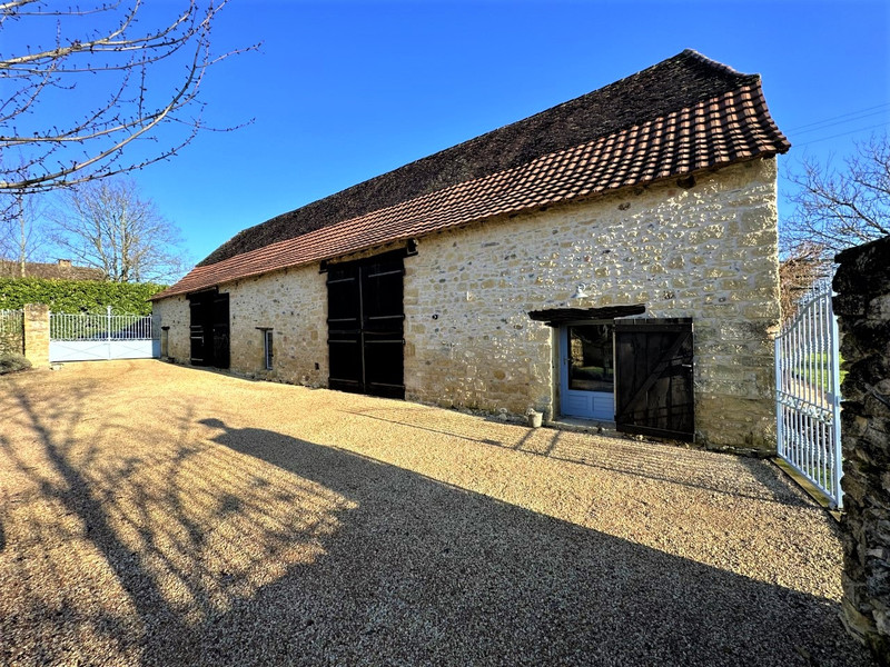 French property for sale in Génis, Dordogne - €598,000 - photo 4