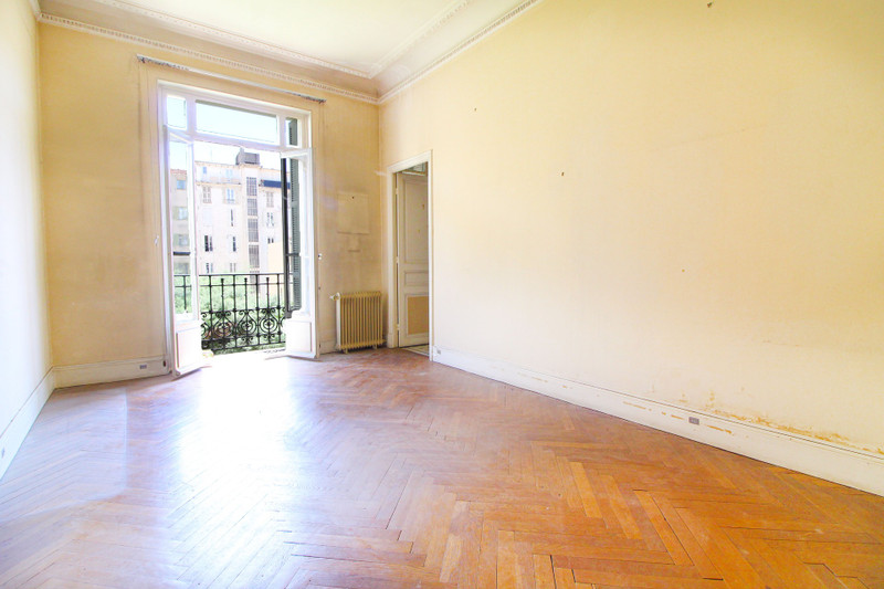 French property for sale in Nice, Alpes-Maritimes - €870,000 - photo 1