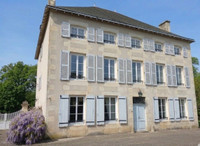 Propriété à vendre à Gençay, Vienne - 395 000 € - photo n°1