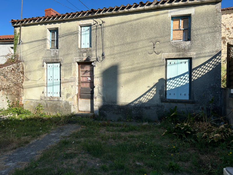 Maison à vendre à Chantonnay, Vendée - 61.600 € - photo 1