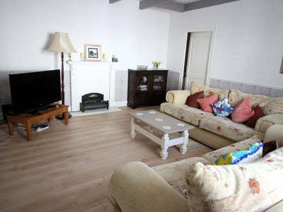 French property for sale in Châteauneuf-du-Faou, Finistère - €224,700 - photo 2