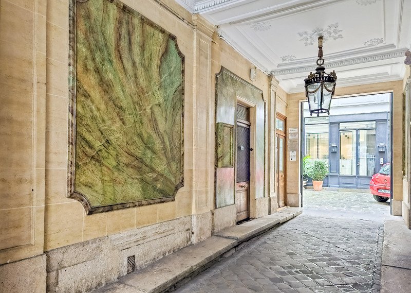 French property for sale in Paris 8e Arrondissement, Paris - €457,000 - photo 8
