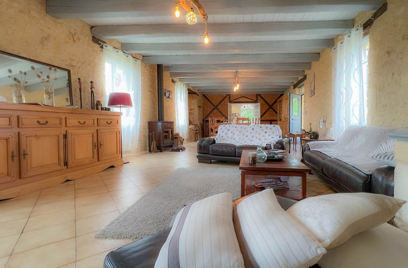 French property for sale in Fumel, Lot-et-Garonne - €723,400 - photo 5