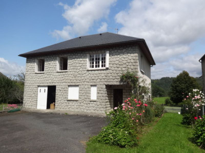 Maison à vendre à Menet, Cantal, Auvergne, avec Leggett Immobilier