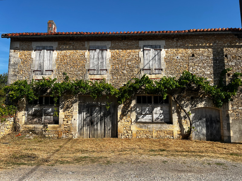 French property for sale in Cellefrouin, Charente - €46,600 - photo 0