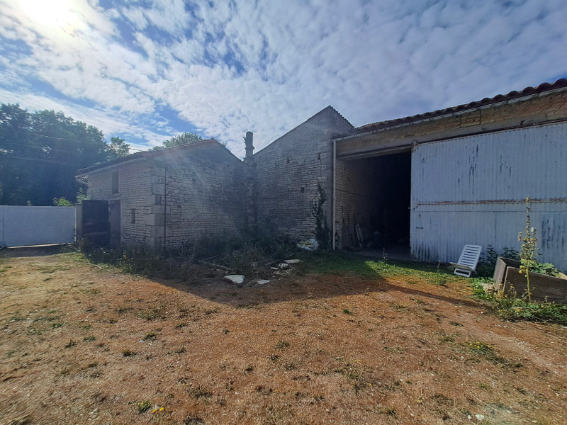 French property for sale in Romazières, Charente-Maritime - €130,000 - photo 8