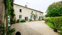 Maison à vendre à Saint-Pierre-de-Juillers, Charente-Maritime - 265.000 € - photo 8