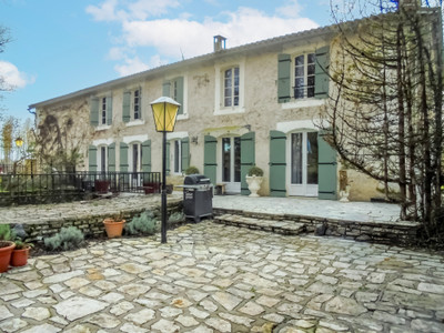 Maison à vendre à Saint-Paul-Lizonne, Dordogne, Aquitaine, avec Leggett Immobilier