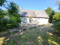 Maison à vendre à Saint-Cyr-du-Bailleul, Manche - 66.600 € - photo 1