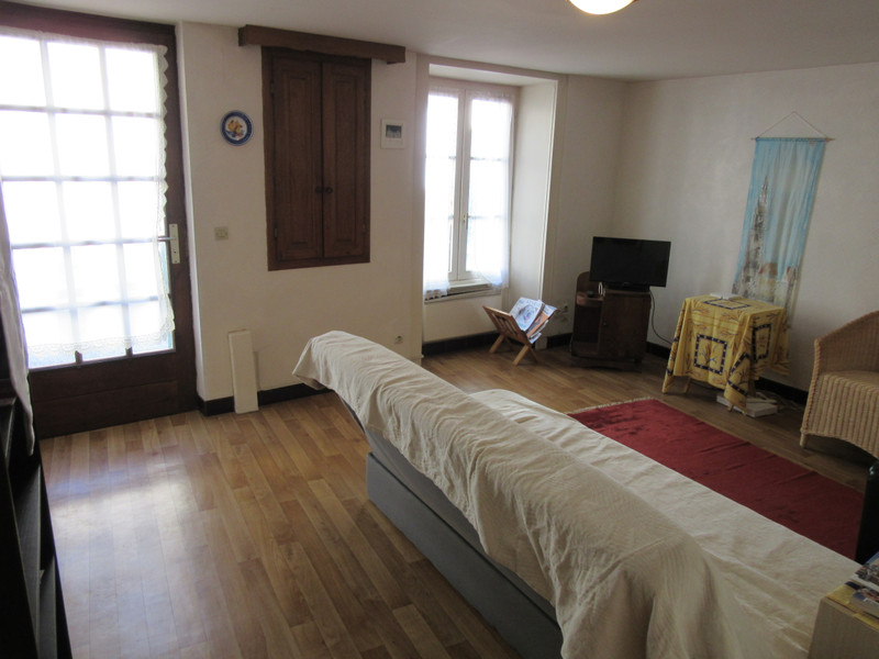 French property for sale in Valence-en-Poitou, Vienne - €66,600 - photo 2
