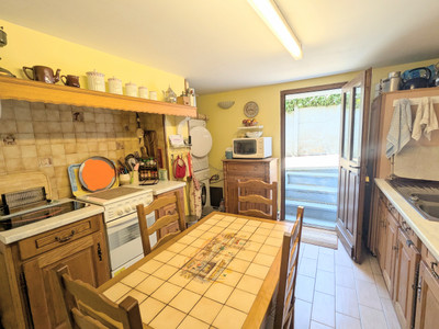 French property for sale in Arnac-Pompadour, Corrèze - €299,000 - photo 5