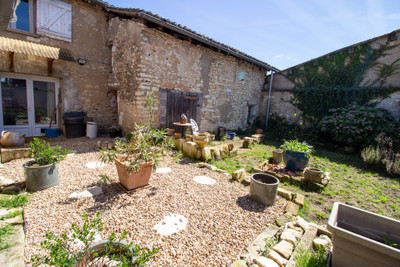 French property for sale in Richelieu, Indre-et-Loire - €115,000 - photo 8