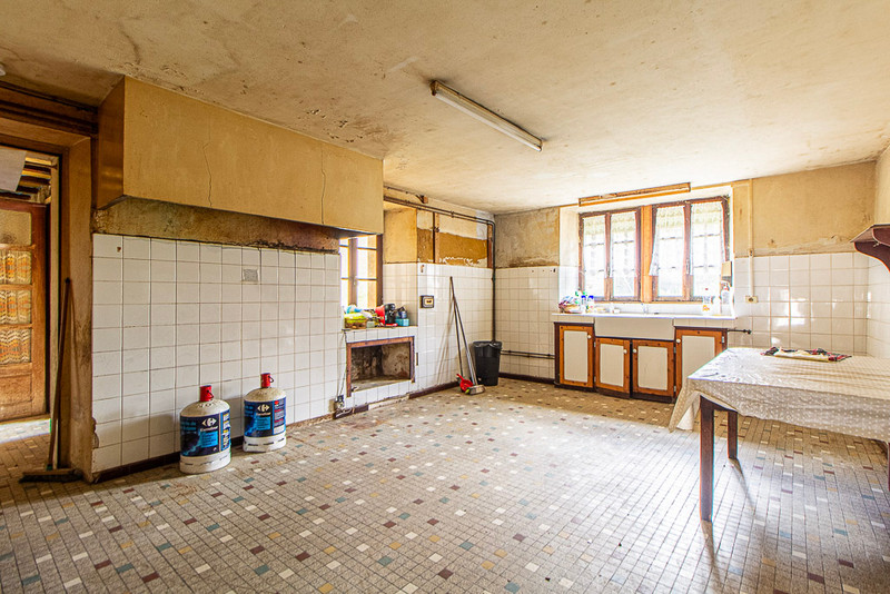 French property for sale in Montcléra, Lot - €90,000 - photo 5