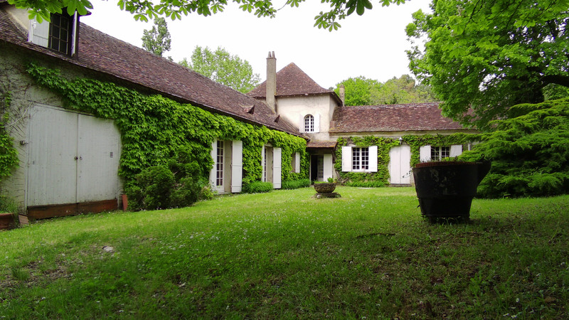 Maison à vendre à Queyssac, Dordogne - 445.200 € - photo 1