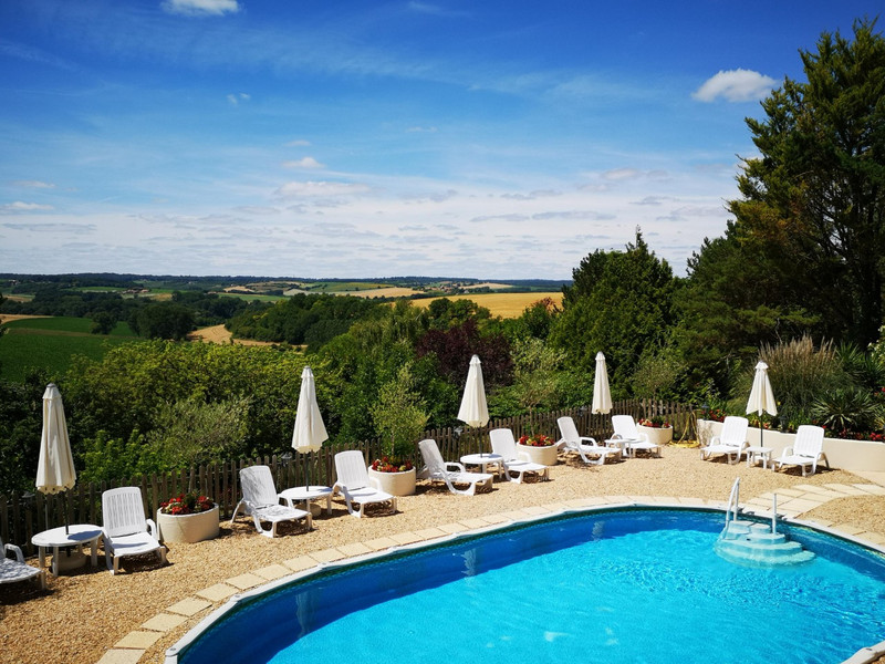 French property for sale in Verteillac, Dordogne - €568,999 - photo 2