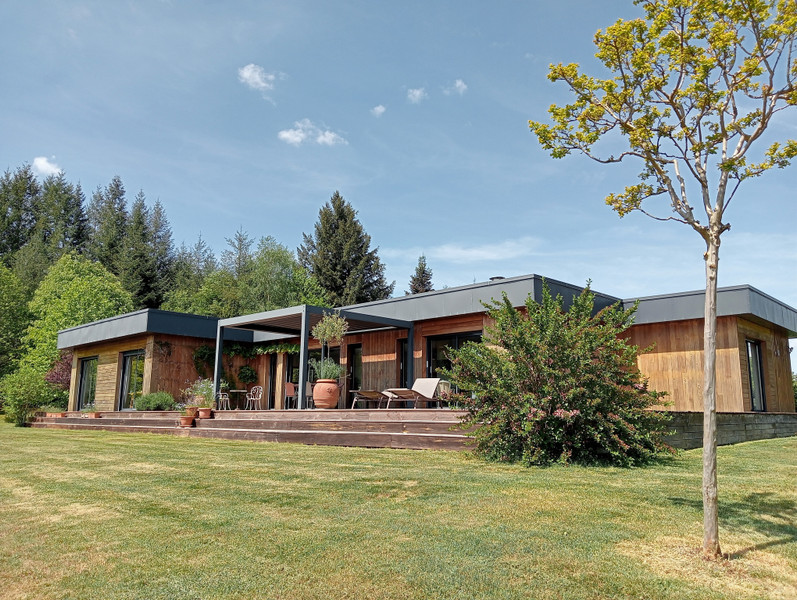 Propriété à vendre à Neuvic, Corrèze - 885 000 €