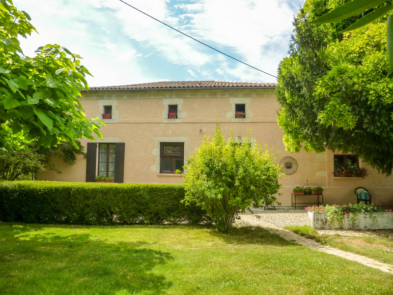 French property for sale in Puysserampion, Lot-et-Garonne - &#8364;395,000 - photo 2