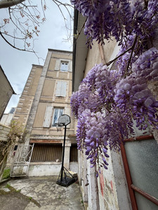 French property for sale in Angoulême, Charente - €591,440 - photo 1