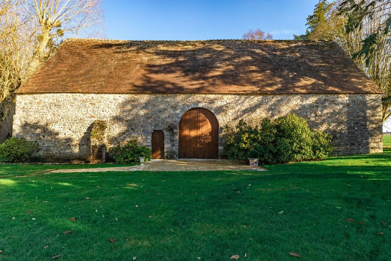 French property for sale in Hanches, Eure-et-Loir - &#8364;1,950,000 - photo 9