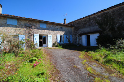 Maison à vendre à Villiers-Couture, Charente-Maritime, Poitou-Charentes, avec Leggett Immobilier