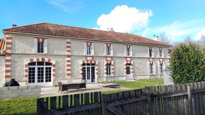 Maison à vendre à Mérignac, Charente-Maritime, Poitou-Charentes, avec Leggett Immobilier